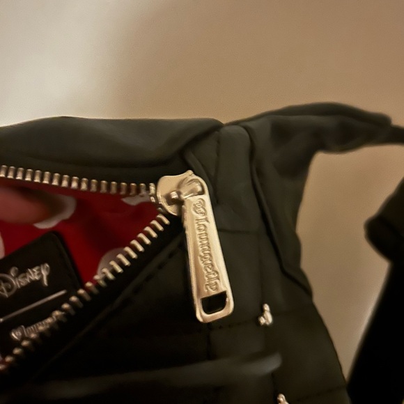 Loungefly Disney Minnie Mouse Fanny Pack Travel Black - Picture 4 of 4